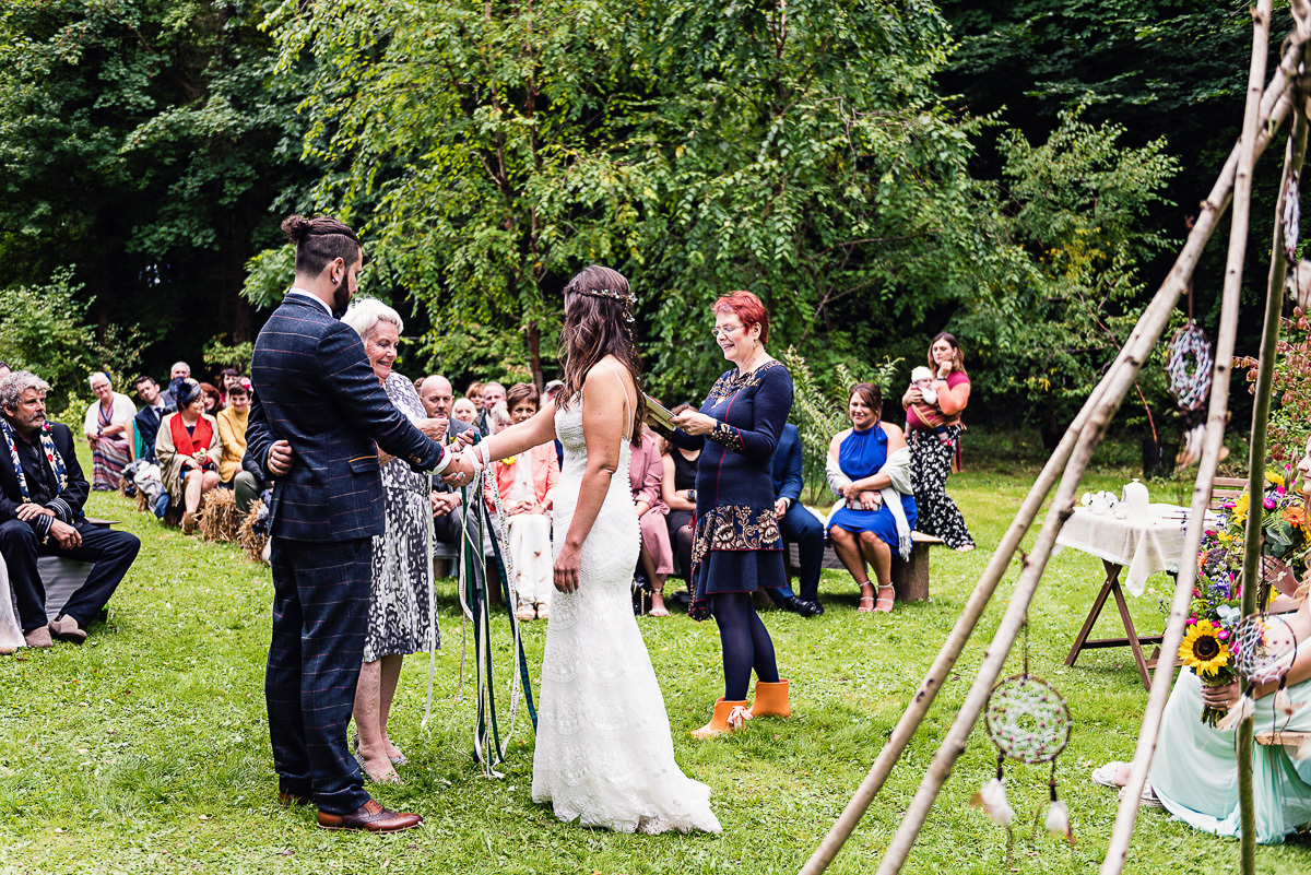 LIZMIKETIPIWEDDINGPHOTOGRAPHEREVENLEYWOODGARDEN347